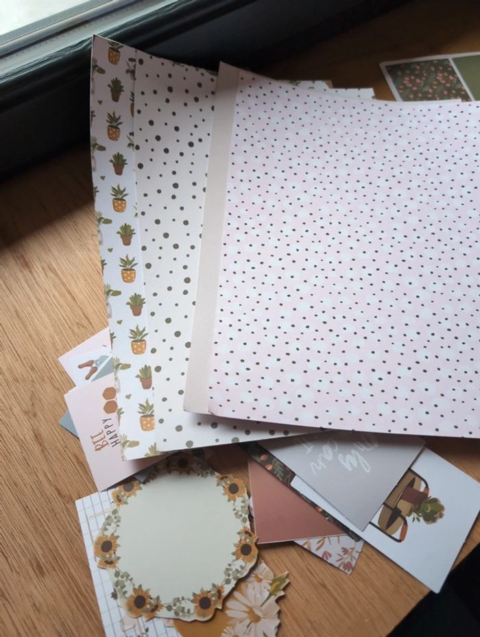 Lot feuilles et découpes assorties - photo numéro 3