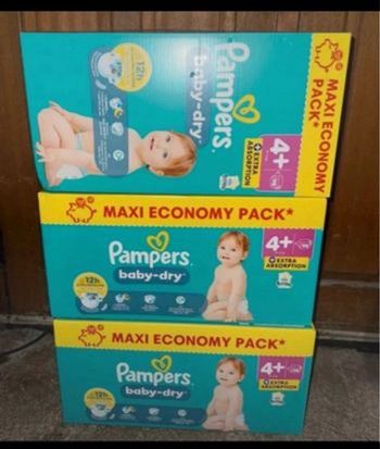 Trois cartons de couche Pampers taille 4 plus