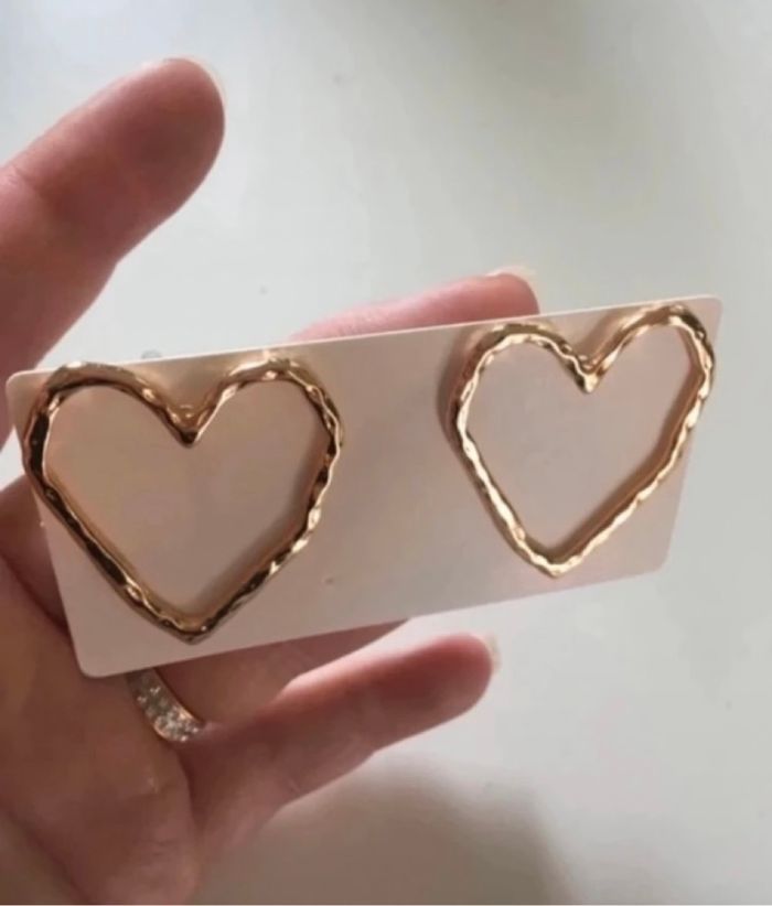 Boucles d’oreilles NEUVES avec étiquette pour femme forme de coeur 💛 couleur doré - photo numéro 7