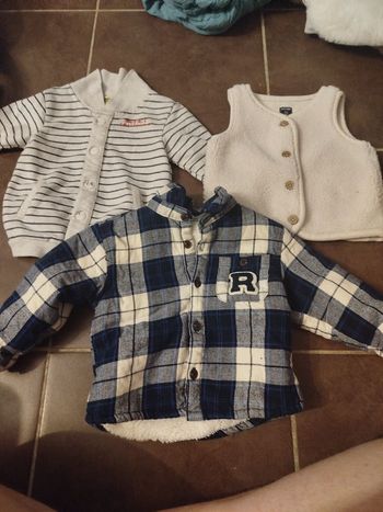 lot de vestes 9 mois