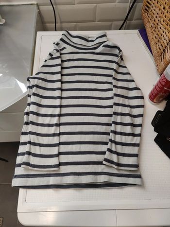 🙂 sous pull épais garçon en 4 ans h&M🙂