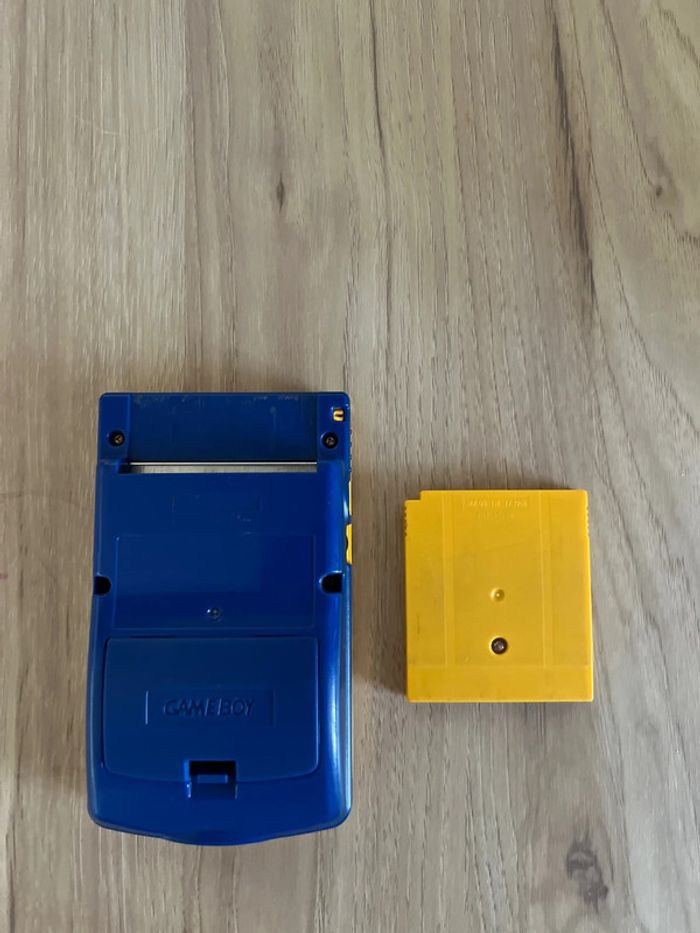 Gameboy Colors édition spéciale pikachu - photo numéro 2