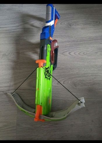 Arbalète nerf strike zombie