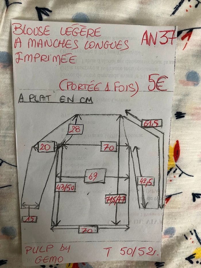 AN37- Blouse légère impression sur fond blanc T 50/52 portée 1 fois - photo numéro 13