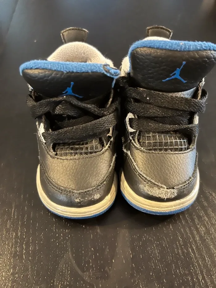 Jordan 4 bébé 19,5 noire et bleu - photo numéro 6