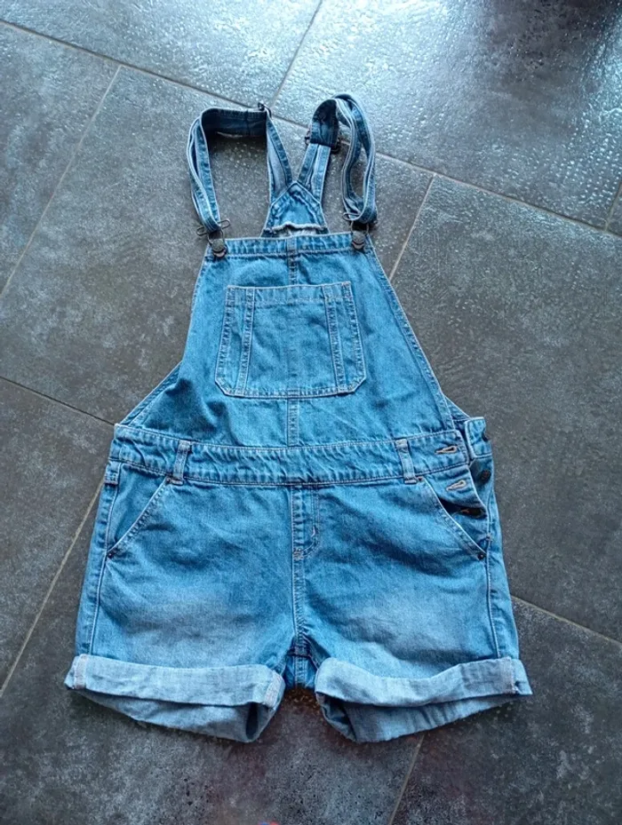 Salopette short Kiabi t.S - photo numéro 2