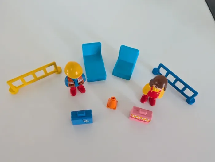 Playmobil 1 2 3 lot vrac personnage fauteuil barrière valise sac etc - photo numéro 5