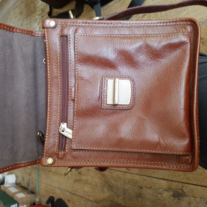 Baisenville intemporel en cuir Hexagona Paris - photo numéro 10