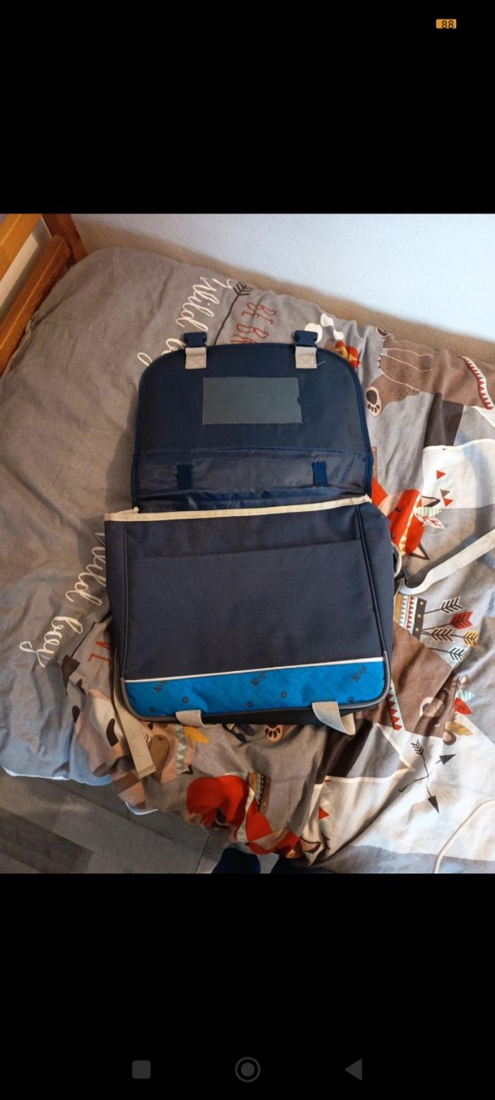 Cartable - photo numéro 3