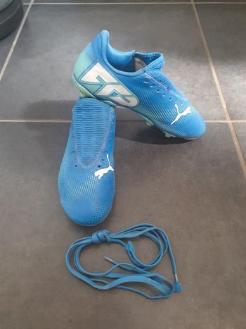 Crampons moulés football 35
