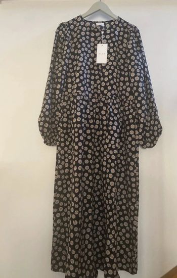 Robe longue Vila motif marguerites taille 34 coupe large Neuve