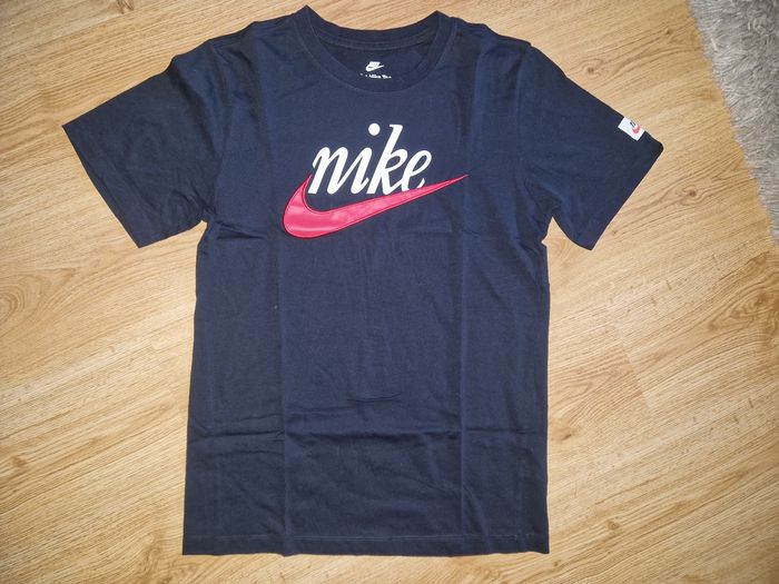 T shirt Nike taille S comme NEUF