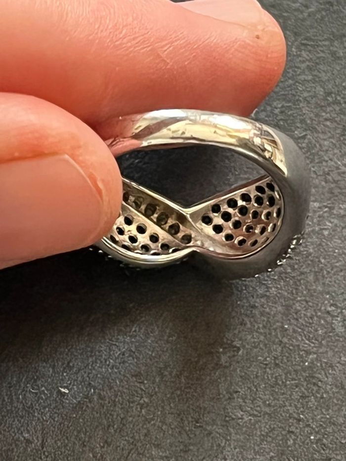 Belle bague en argent massif avec pierres blanches et noires T. 58 femme TBE - photo numéro 5
