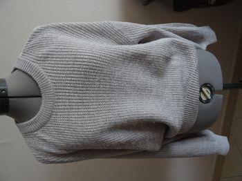 Pull gris Jennyfer ouvert sur les épaules