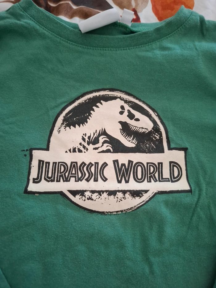 T'shirt longues manches Jurassic World 🥨 - photo numéro 2