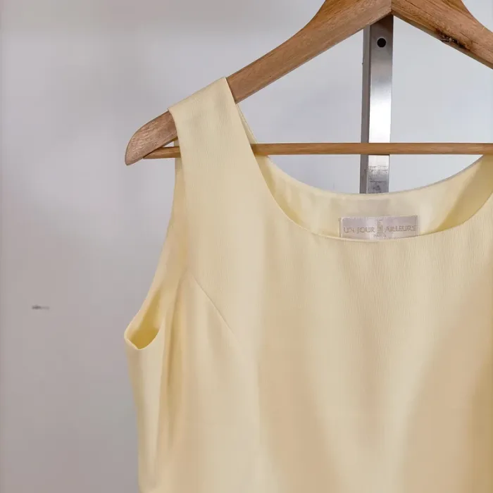 Top sans manches crème Un Jour Ailleurs coupe droite taille 42 A913 - photo numéro 3