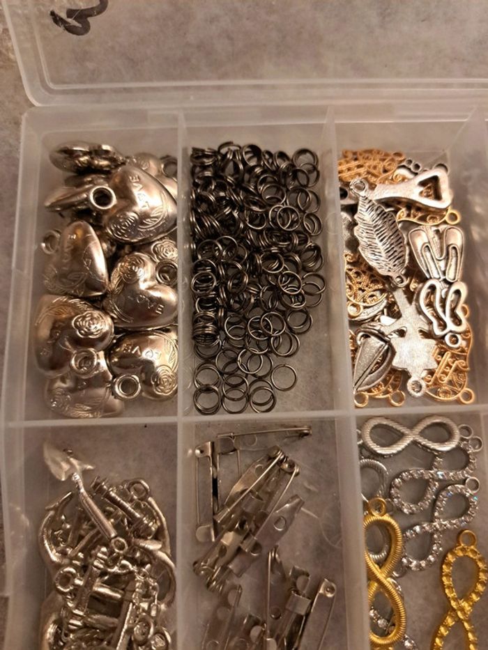 Breloques argenté et doré avec boîte - photo numéro 4