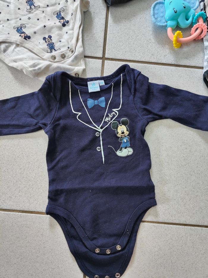 Lot body's 12 mois - photo numéro 3