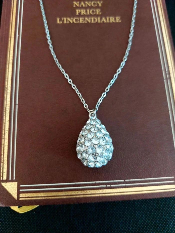 Magnifique collier avec pendentif goutte de strass blanc 00's - photo numéro 6