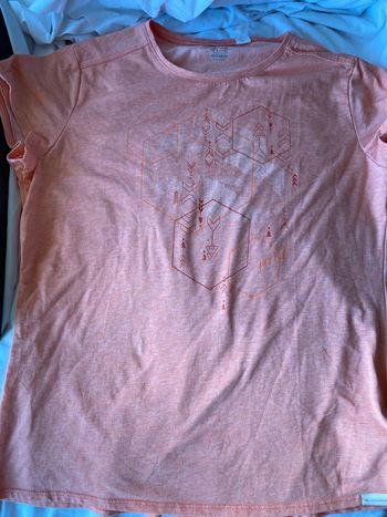 T shirt décathlon taille 40