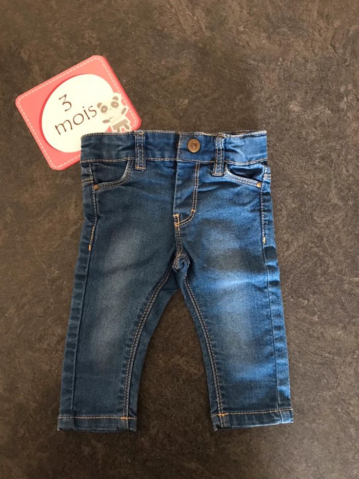 Jean bleu - 3 mois