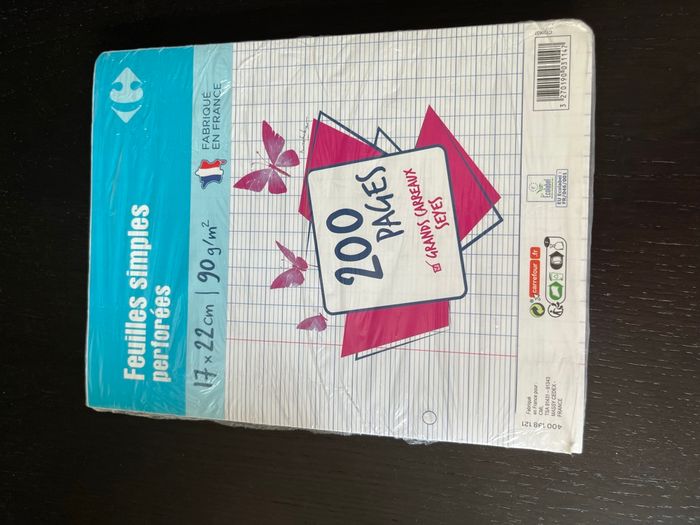 Feuilles simples perforées