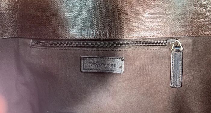Yves Saint Laurent – Sac besace "Ycone" grand modèle – Marron chocolat - photo numéro 16