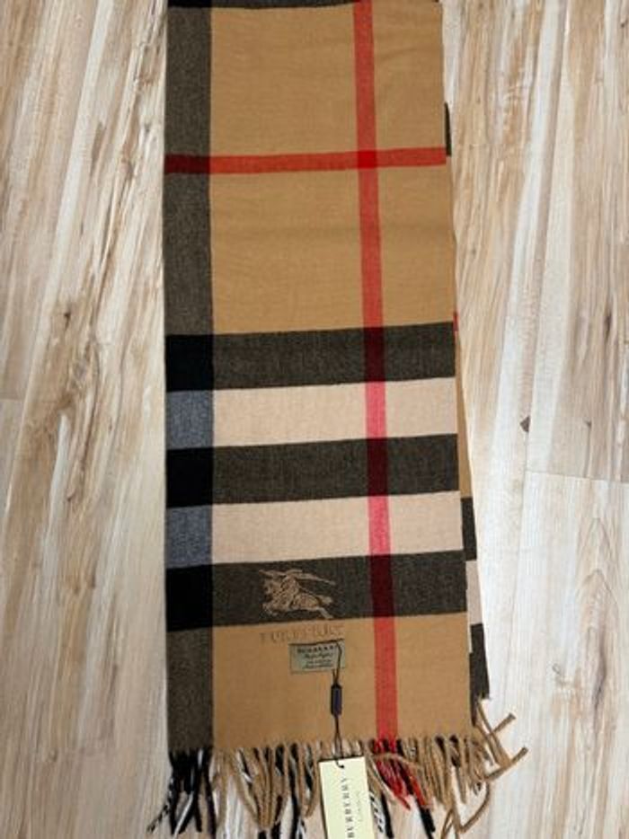 Écharpe Burberry - photo numéro 6