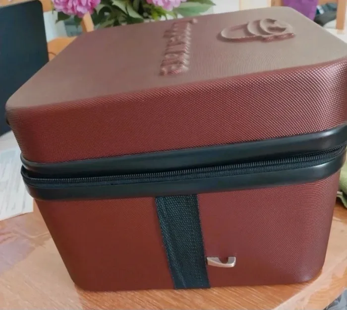 Valisette tupperware détourné en vanity original - photo numéro 2