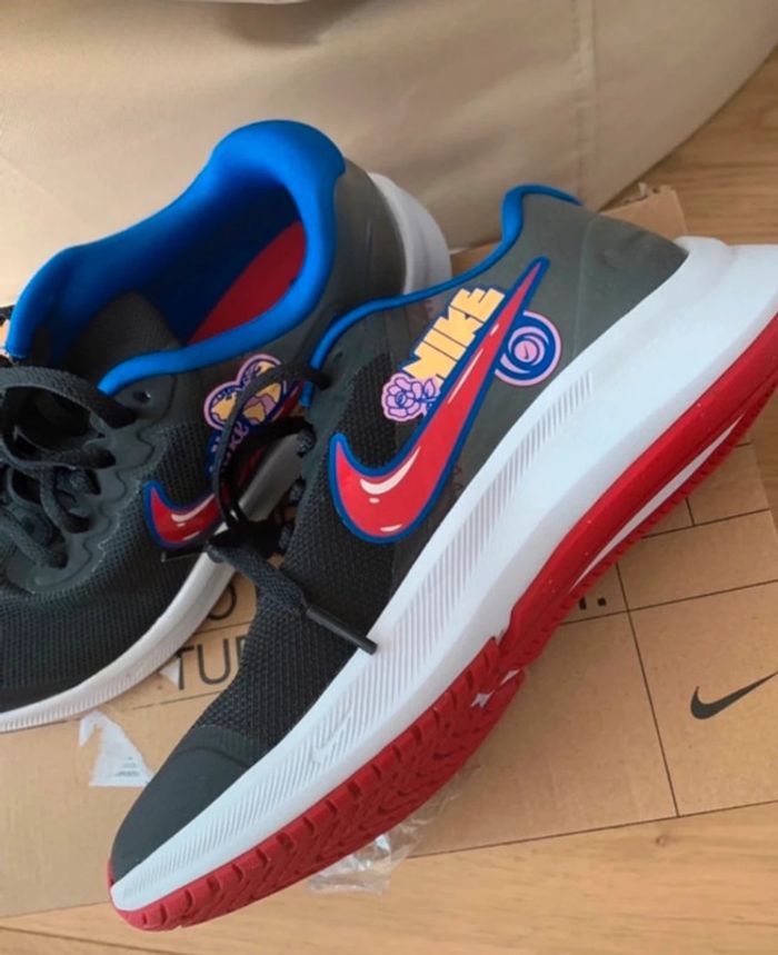 Sneakers Nike taille 36,5 - photo numéro 2