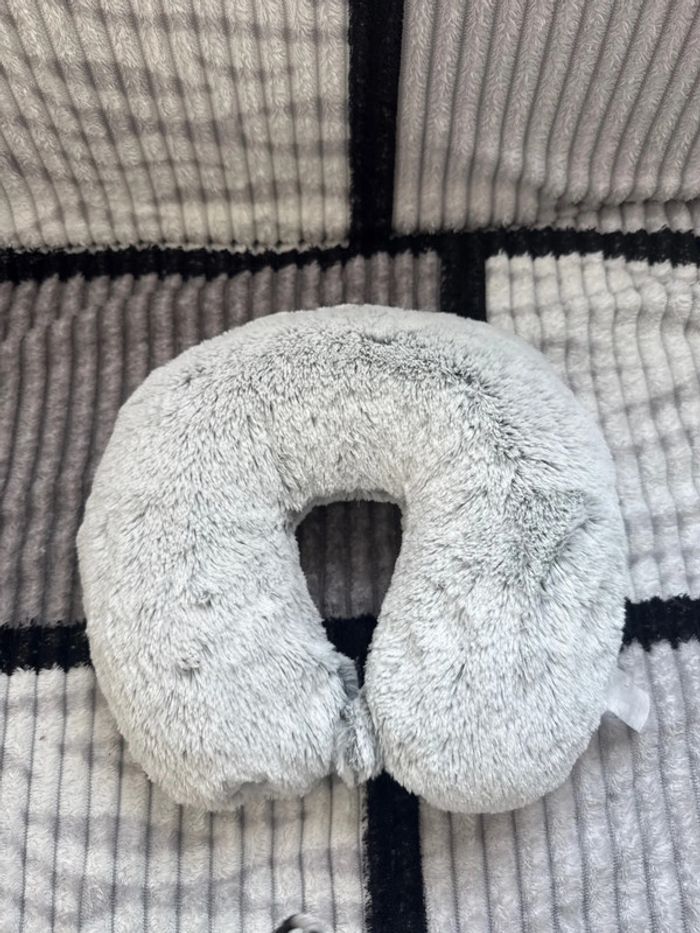 Coussin tour de cou - photo numéro 2