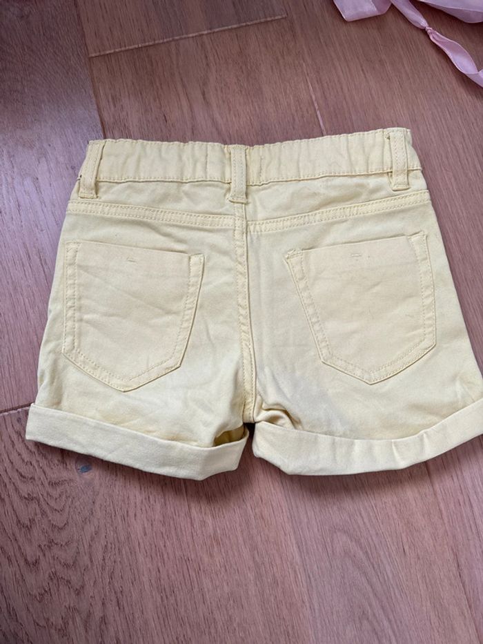Short jaune la halle 8 ans - photo numéro 2