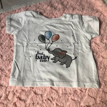 Pull sans capuche taille 3 mois  Très bon état !