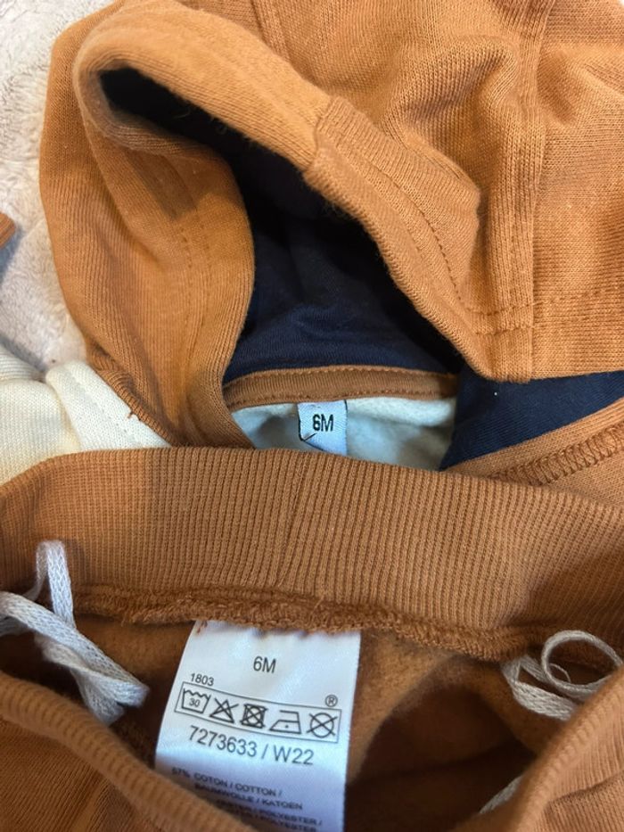 Ensemble survêtement taille 6 mois - photo numéro 4