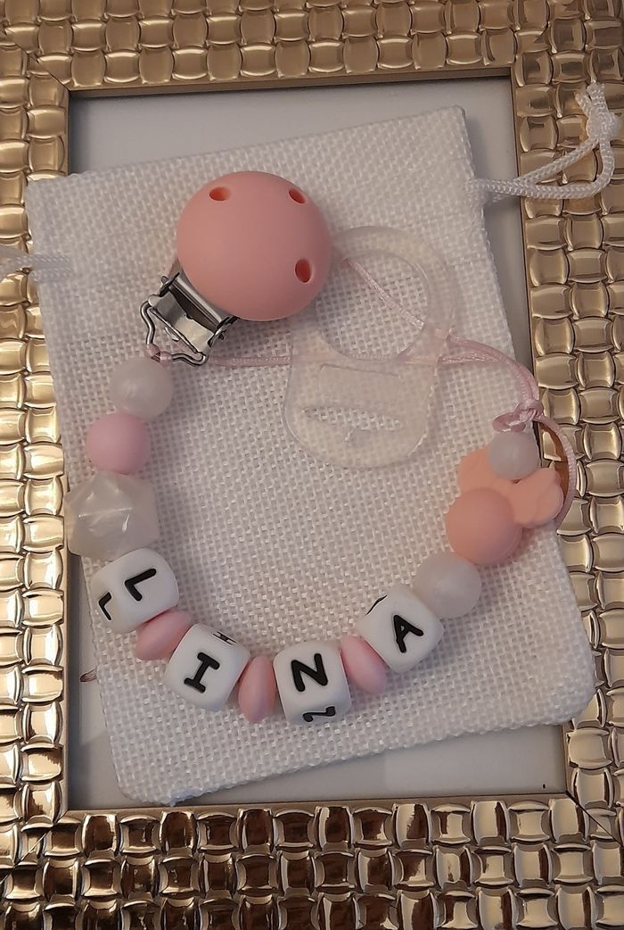 Attache tétine personnalisé avec adaptateur et pochette cadeau - photo numéro 2