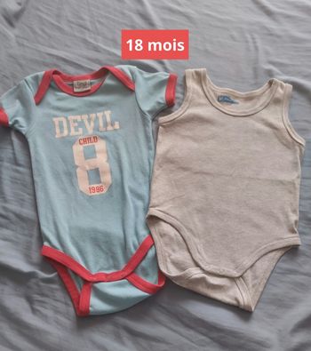 Bodies taille 18 mois