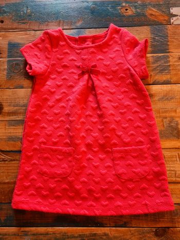 Jolie robe d hiver pour bebe fille.