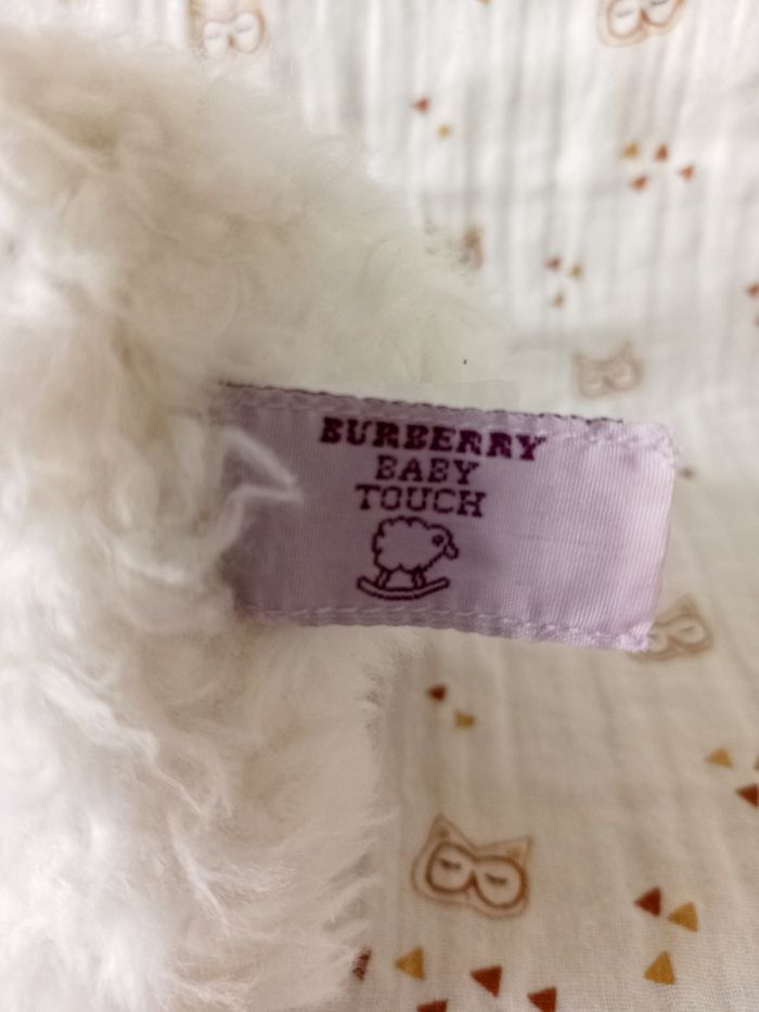 Doudou mouton Burberry - photo numéro 3