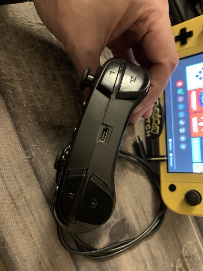 NINTENDO SWITCH LITE Jaune Optimisé 128Go - photo numéro 3