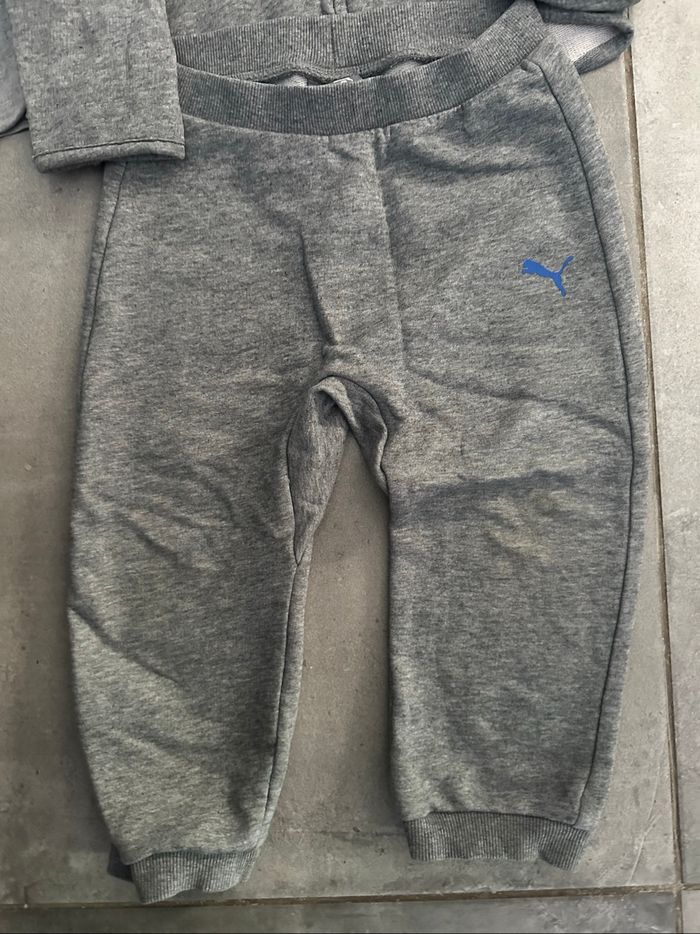 Ensemble jogging gris puma taille 2/3 ans avec T-shirt manches longues Zara gris - photo numéro 4