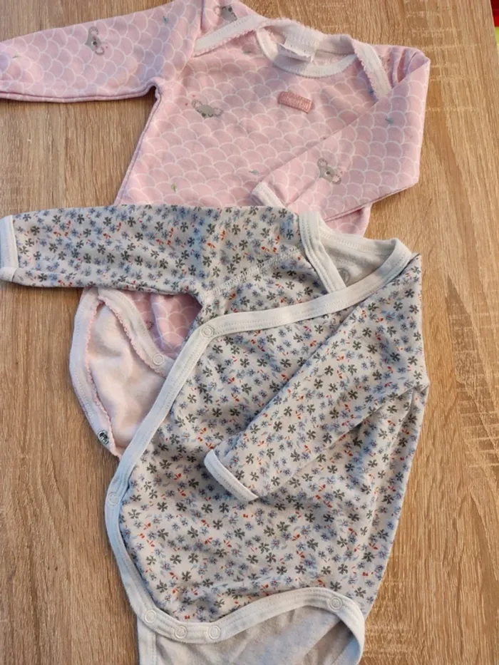 2 bodies - 3 mois - Fille - photo numéro 2