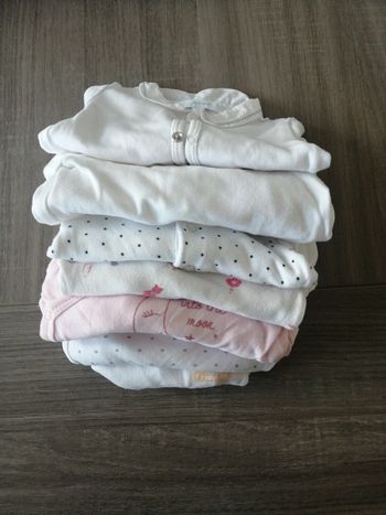 lot 7 bodies ML 6 mois