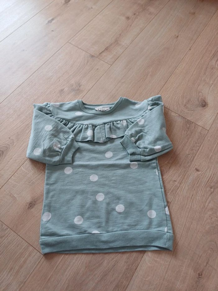 Sweat à pois et à volant 24m