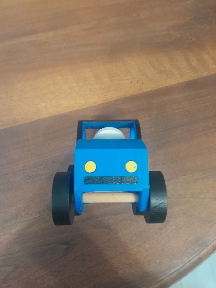 Tracteur en bois - photo numéro 2