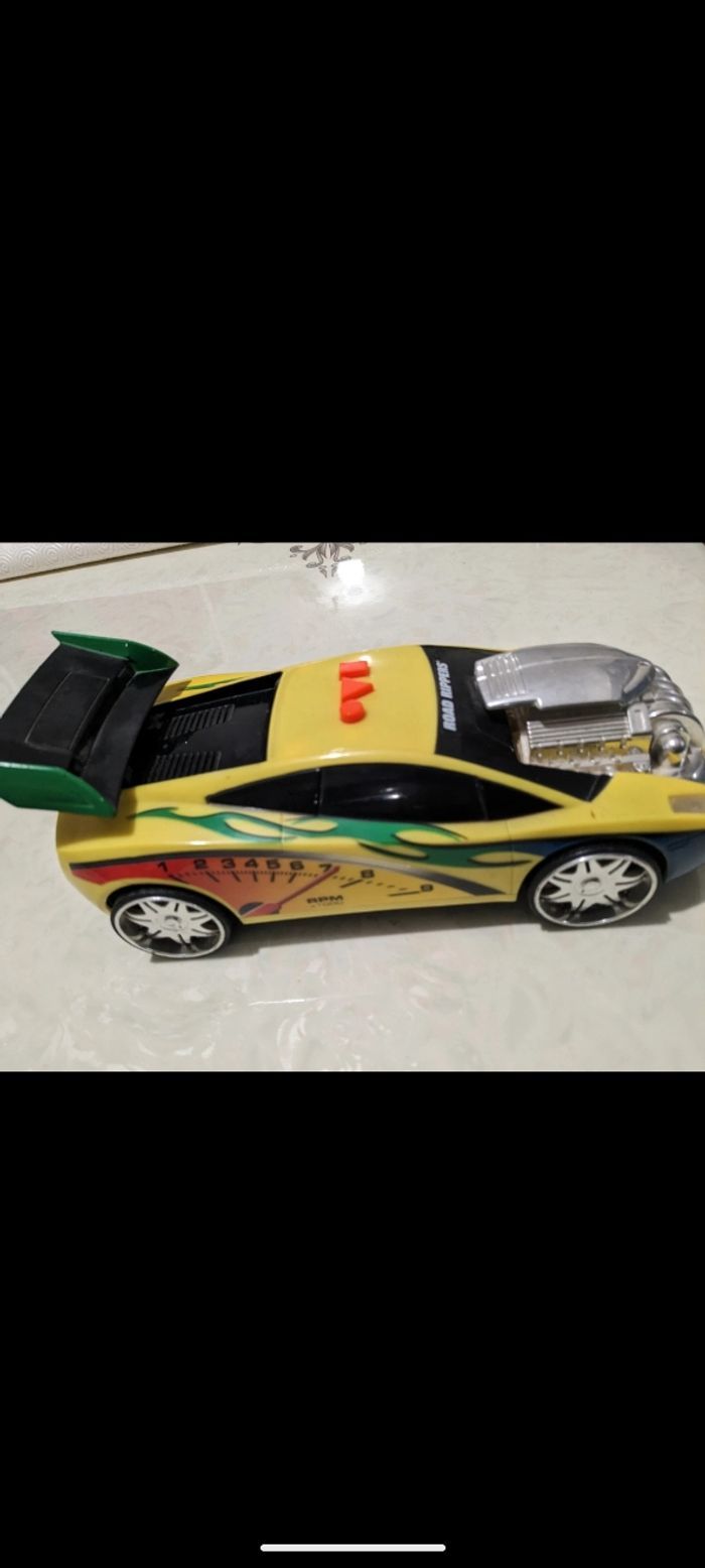 Belle voiture vintage avec son et lumière Road Rippers. - photo numéro 5