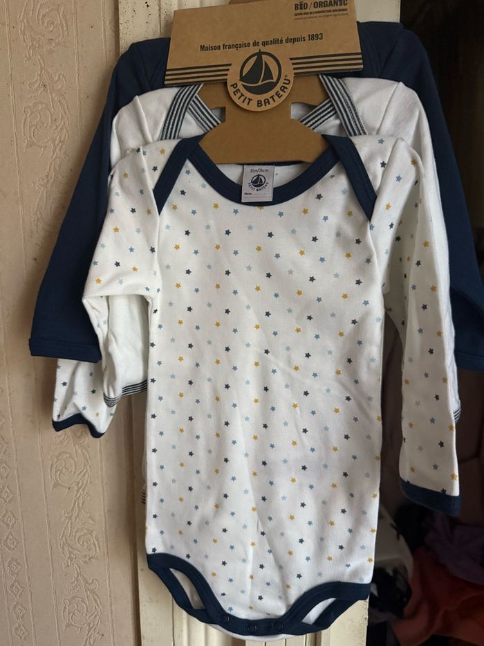 Lot de 3 bodies Petit bateau 12 mois