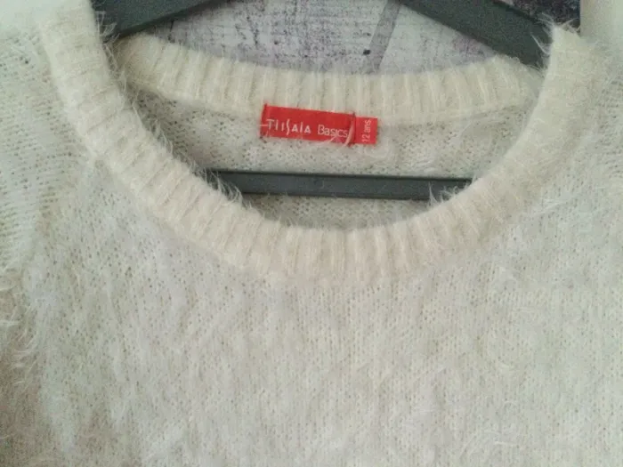 Pull blanc très doux 12 ans - photo numéro 2