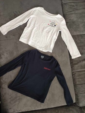 Lot de deux hauts manches longues fille 6 ans bleu marine et blanc