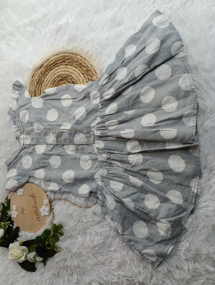 Robe okaidi comme neuve 6 ans