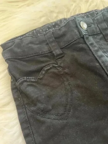 Jeans/ pantalon poches coeur H&M fille 2/3 ans noir👖